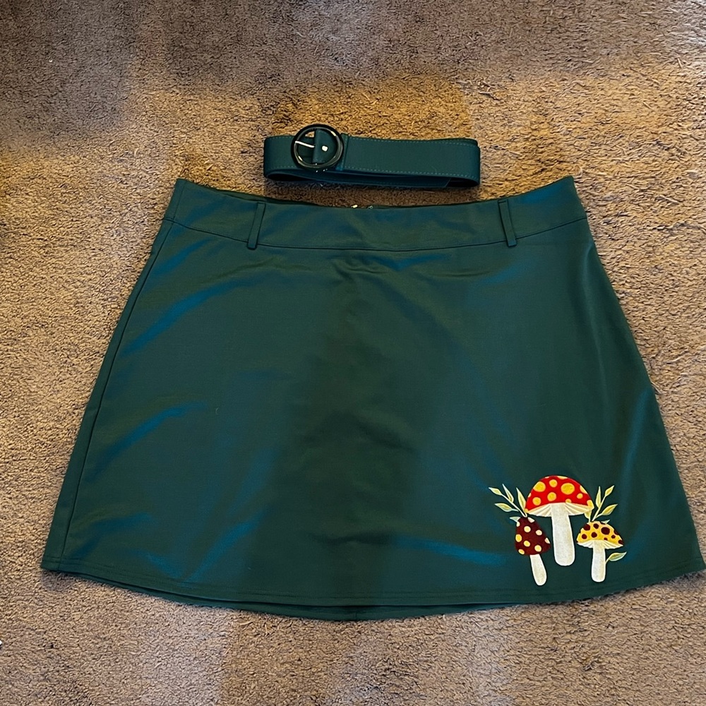 Unique vintage/smak parlor green mushroom skirt- 4x